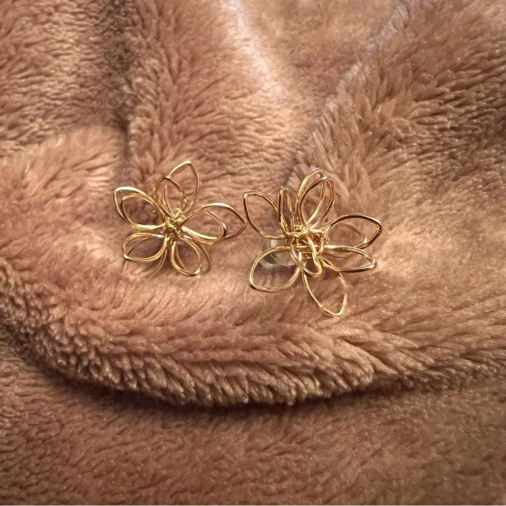 HANDCRAFTED Gold-Toned Wire-Wrapped Whimsy Flower Stud Earrings - Picture 3 of 6